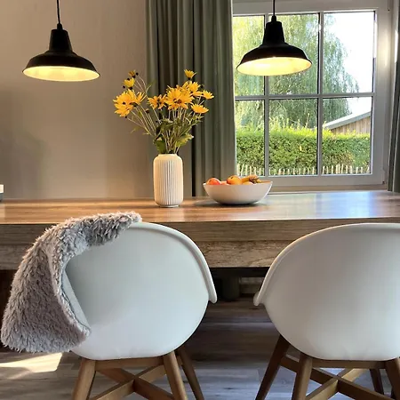 Modernes Fuer Familien Und Surfer Fehmarn