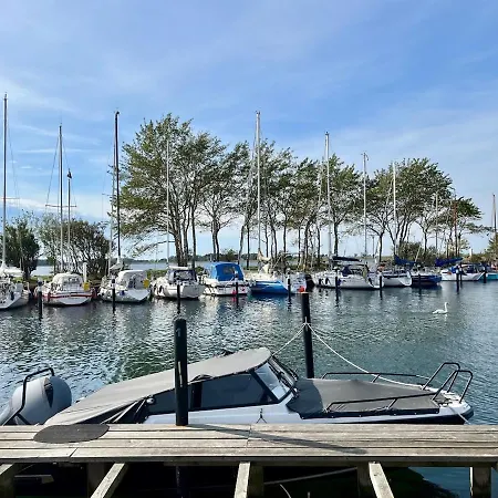 Modernes Fuer Familien Und Surfer Fehmarn